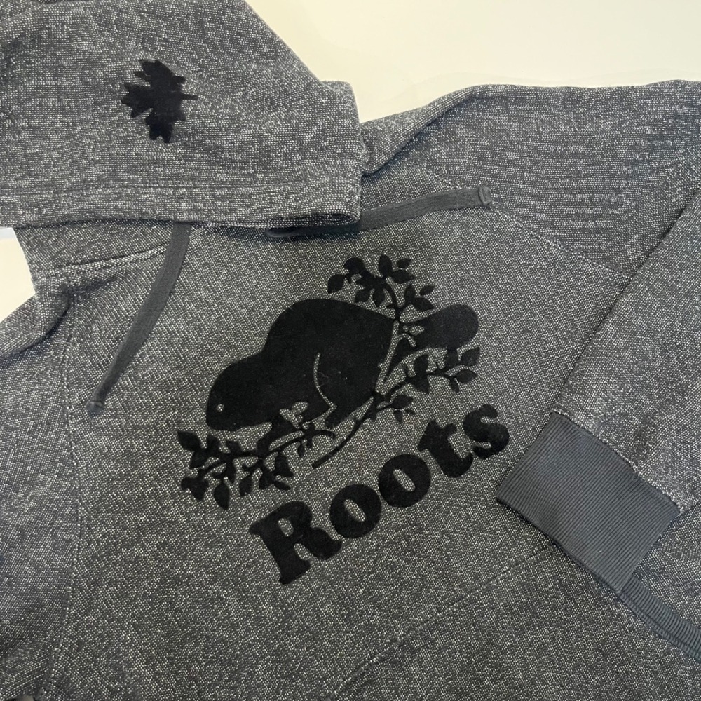 Roots Pullover Hoodie Mens Small‎ Gray Beaver Logo Maple Leaf Casual Streetwear